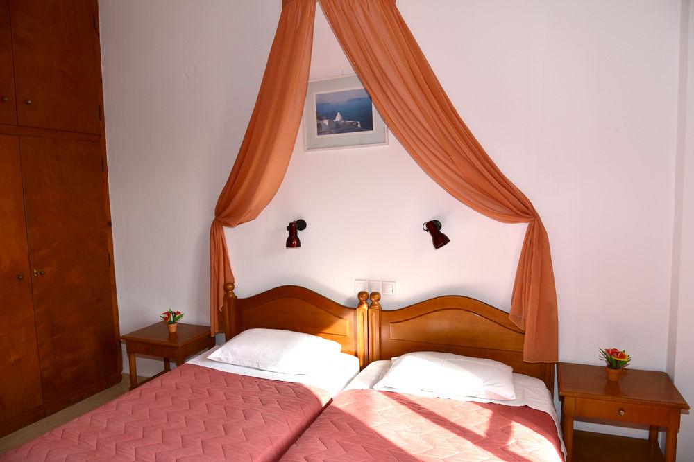 Villa Angira Kamári Екстериор снимка