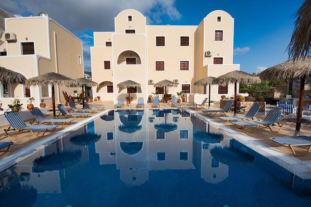 Villa Angira Kamári Екстериор снимка