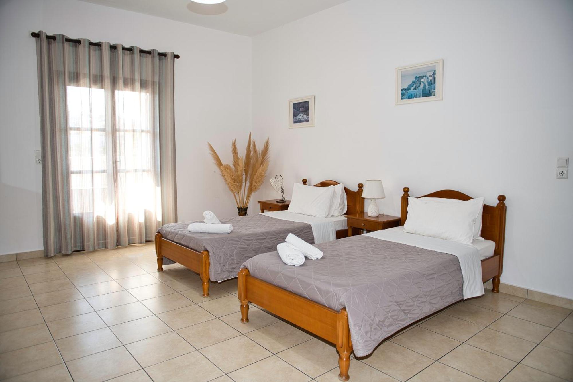 Villa Angira Kamári Екстериор снимка