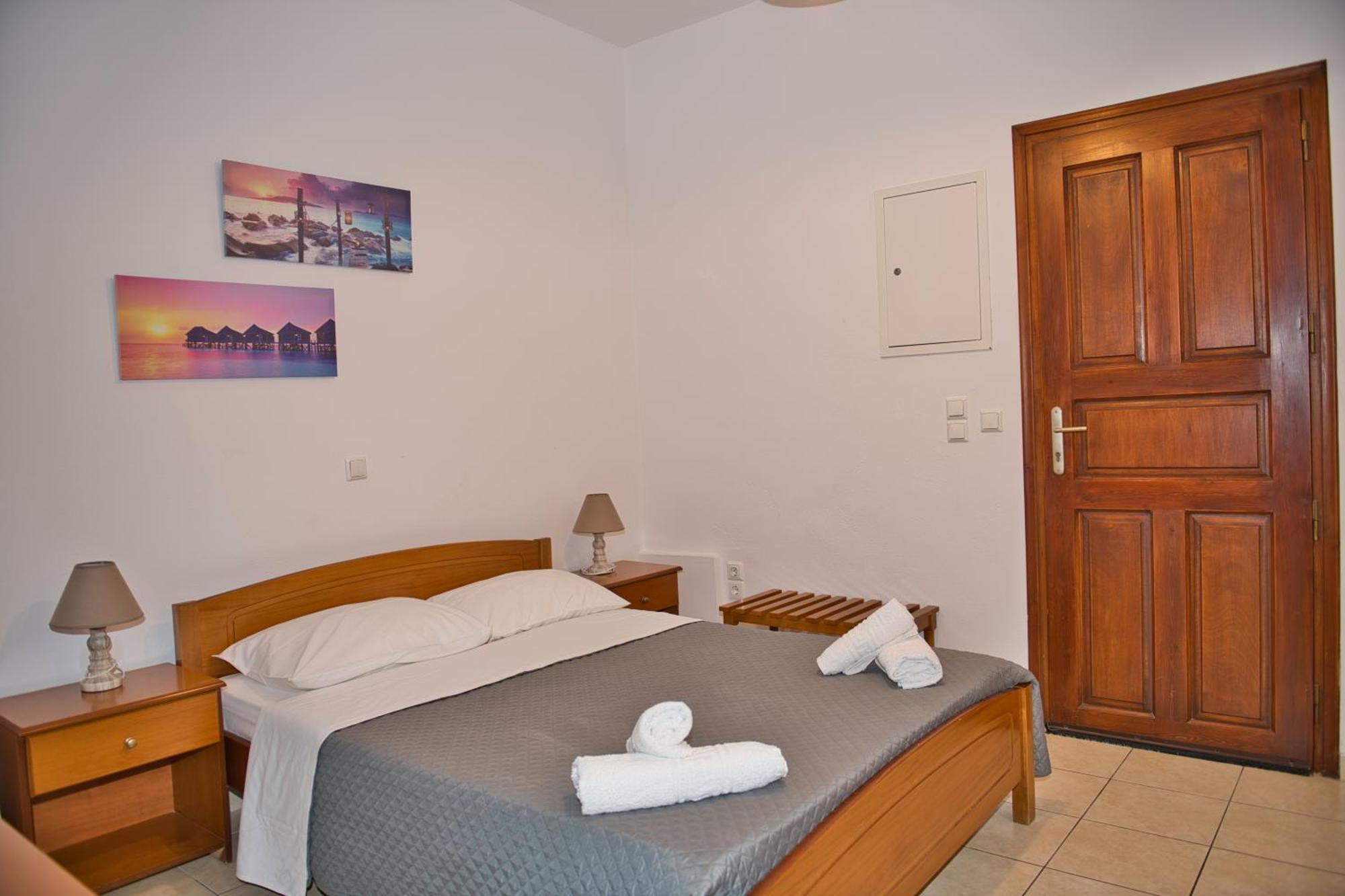 Villa Angira Kamári Екстериор снимка