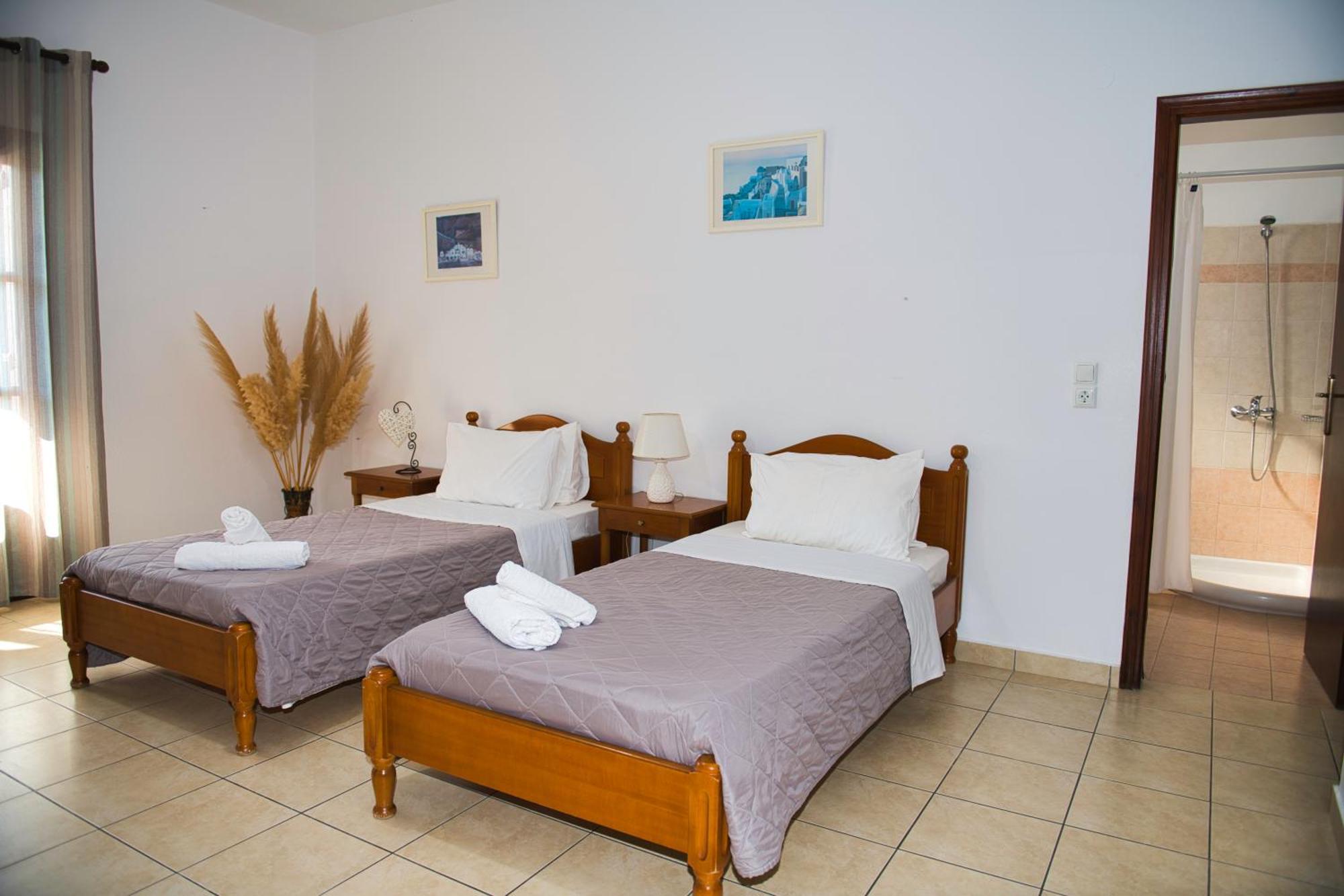 Villa Angira Kamári Екстериор снимка